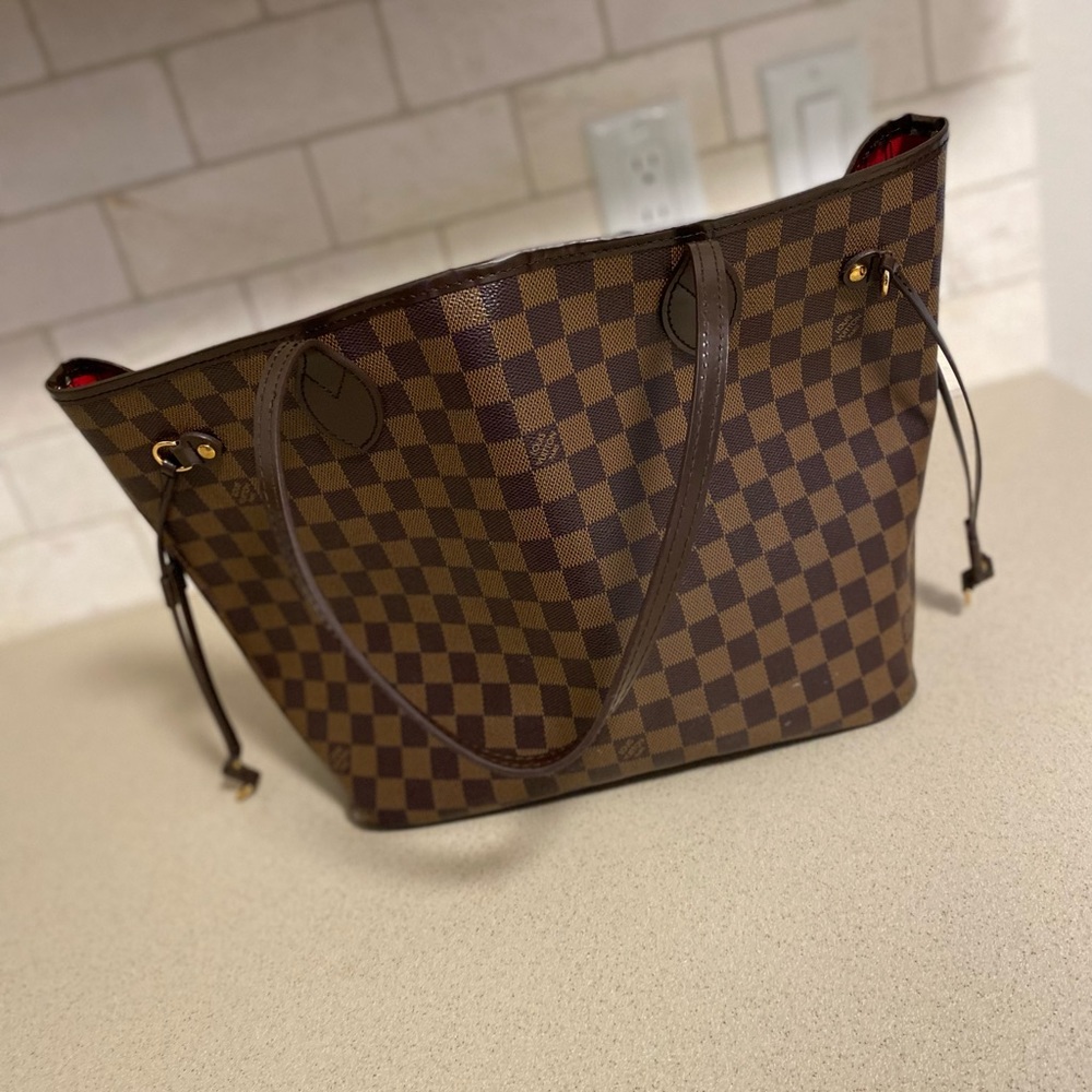 Louis Vuitton Neverfull - Picture 2 of 16